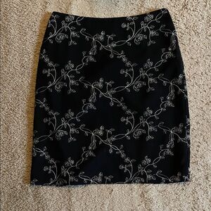 LOFT Black and White Floral Pencil Skirt